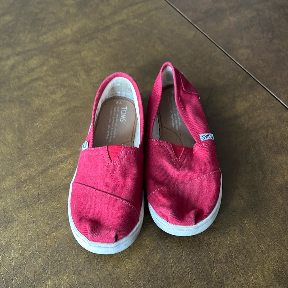 TOMS Slip On Sneakers size 2